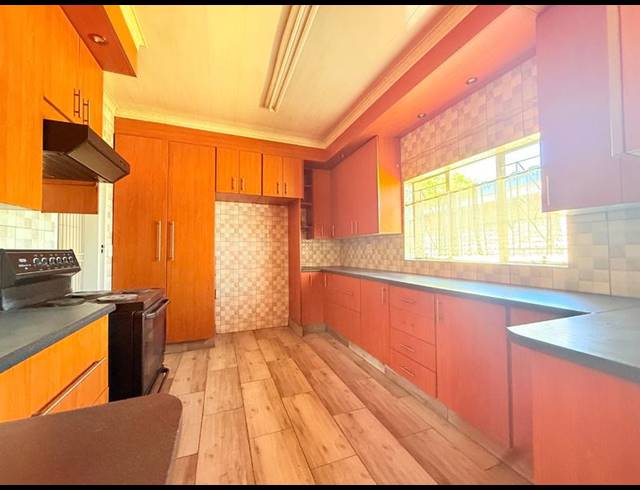 3 BEDROOM HOUSE FOR SALE IN VANDERBIJLPARK CW 3